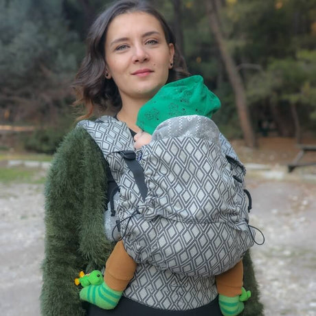 frog-pose-baby-carrier-position-guide