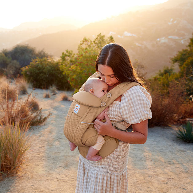 Ergobaby Omni Breeze - Camel Brown